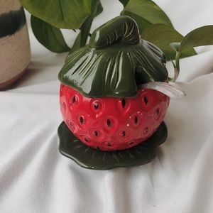 *SOLD* vintage strawberry sugar bowl